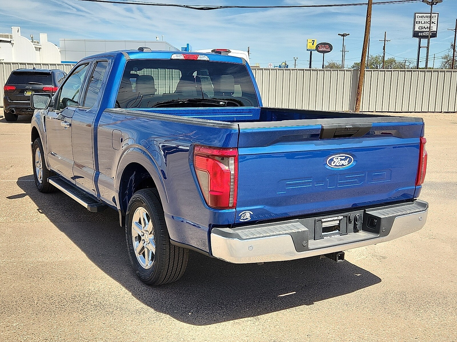 2025 Ford F-150 XLT photo 3