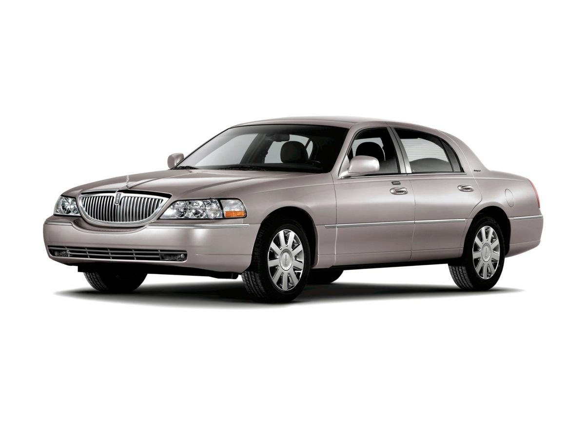 2010 Lincoln Town Car Signature Limited