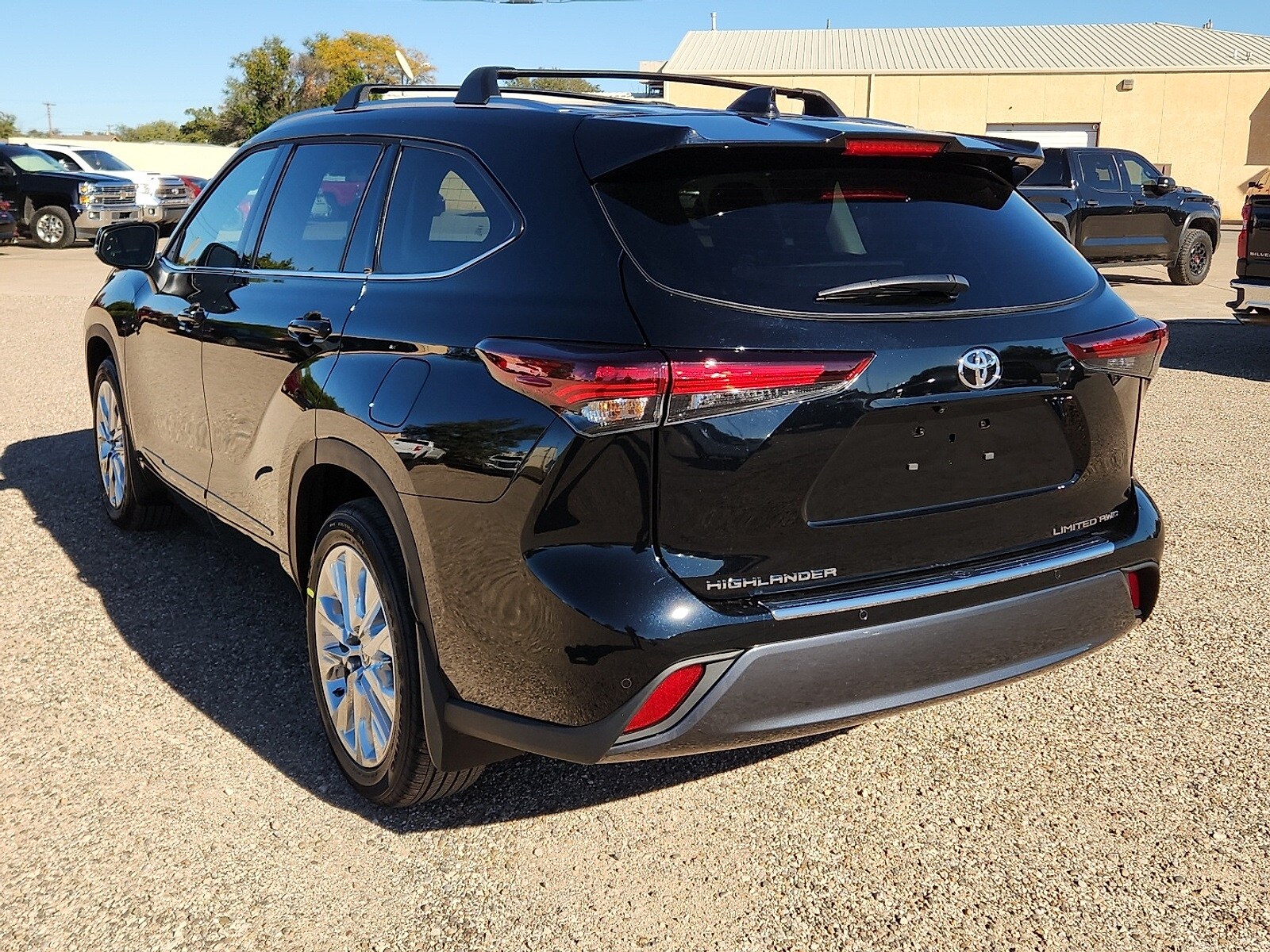 2026 Toyota Highlander Limited photo 2