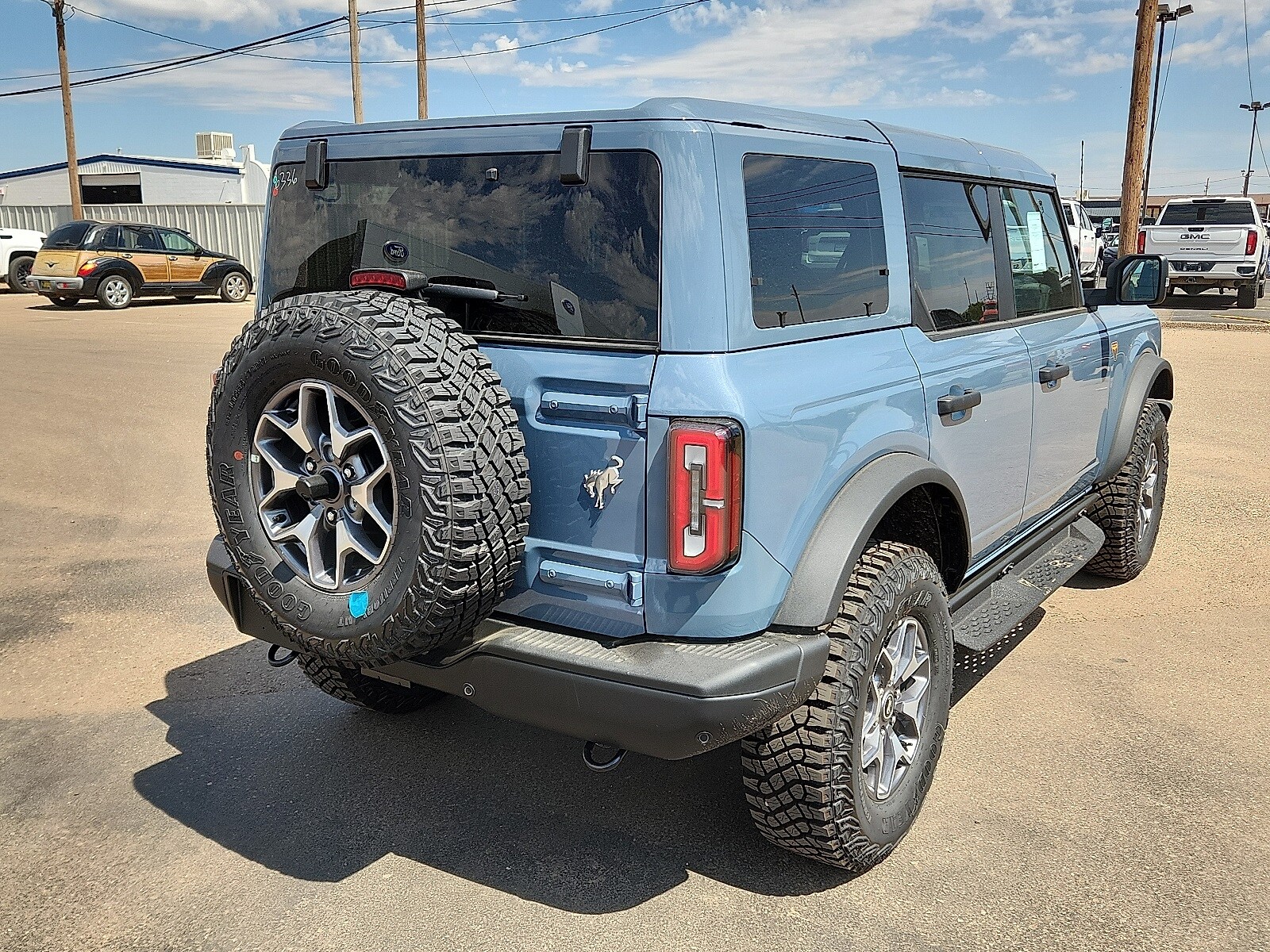2025 Ford Bronco Badlands photo 3