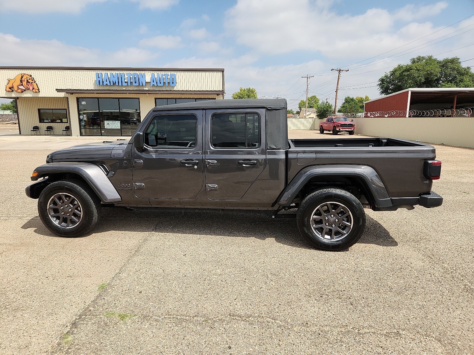 2021 Jeep Gladiator Sport photo 2