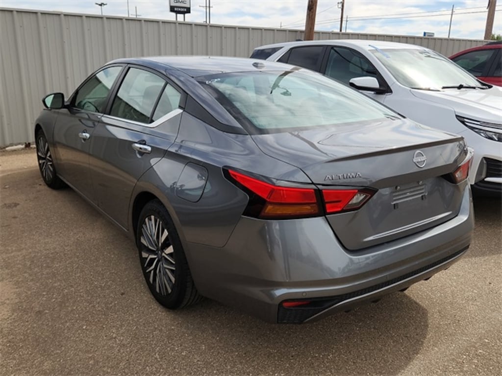 Used 2024 Nissan Altima 2.5 SV Sedan