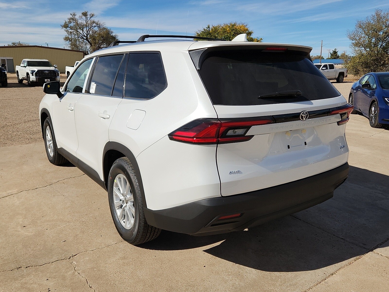 2026 Toyota Grand Highlander XLE photo 2