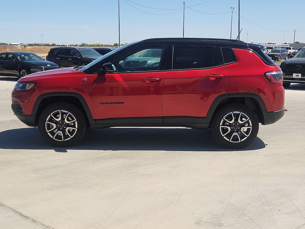 Used 2025 Jeep Compass Trailhawk SUV