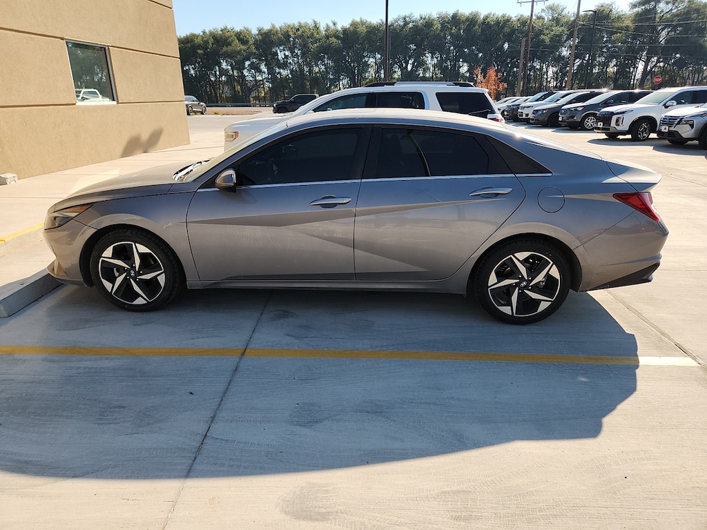 Used 2022 Hyundai Elantra SEL Sedan