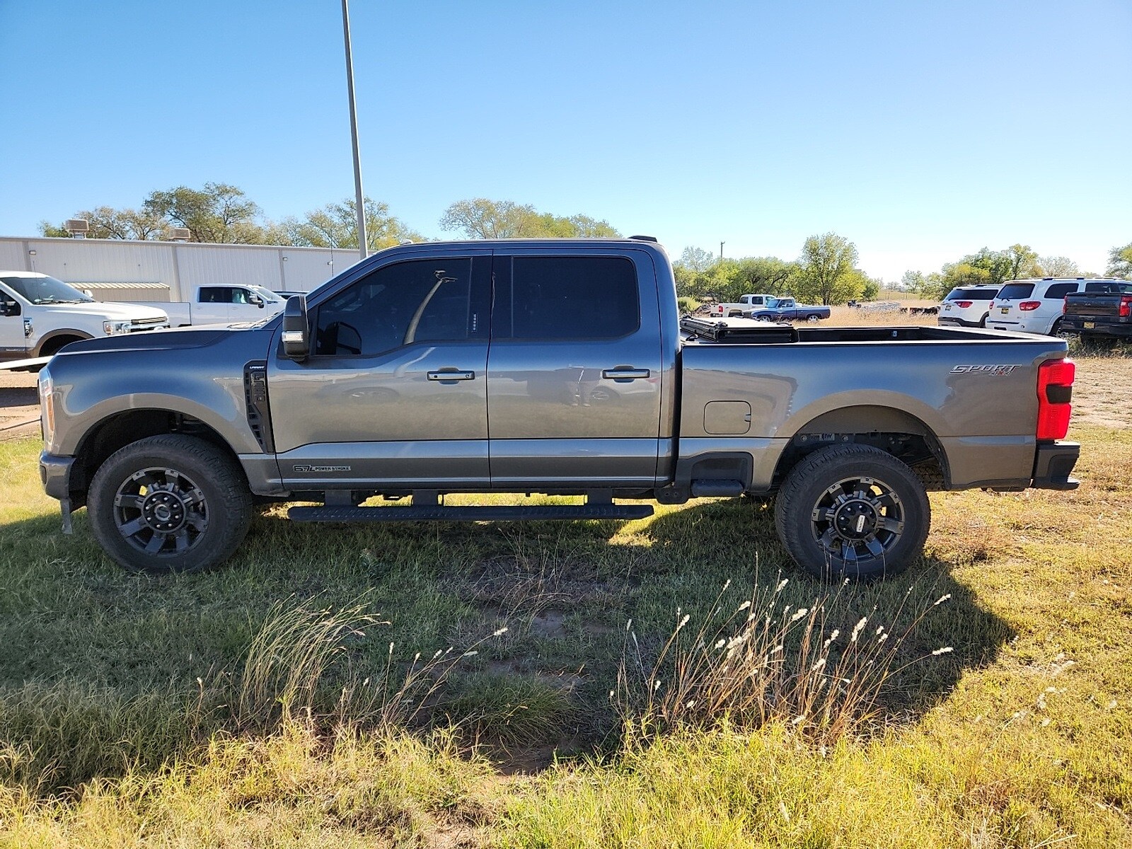 2023 Ford F-350 photo 2
