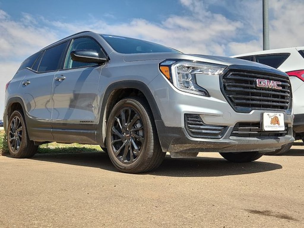 Used 2024 GMC Terrain SLE SUV