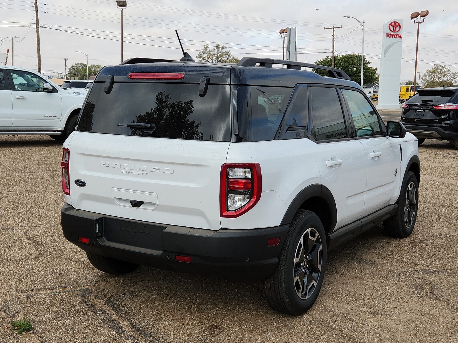 2024 Ford Bronco Sport Outer Banks photo 4