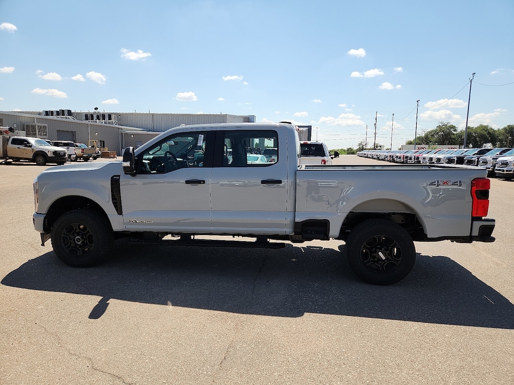 New 2025 Ford F-250  Truck Crew Cab