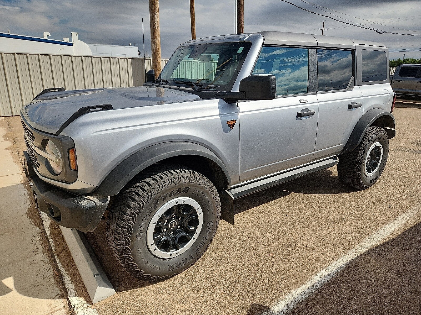2023 Ford Bronco Base Big Bend Black Diamond Outer Banks Badlands Wildtrak Everglades photo 2