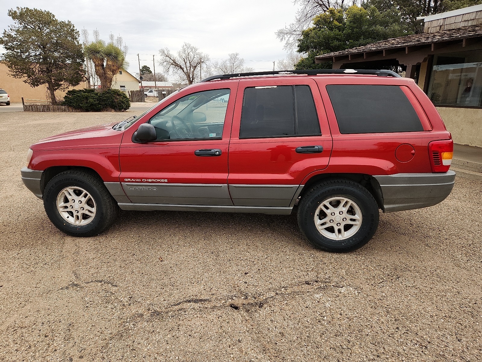 Used 2002 Jeep Grand Cherokee LAREDO with VIN 1J4GW48S72C125891 for sale in Clovis, NM