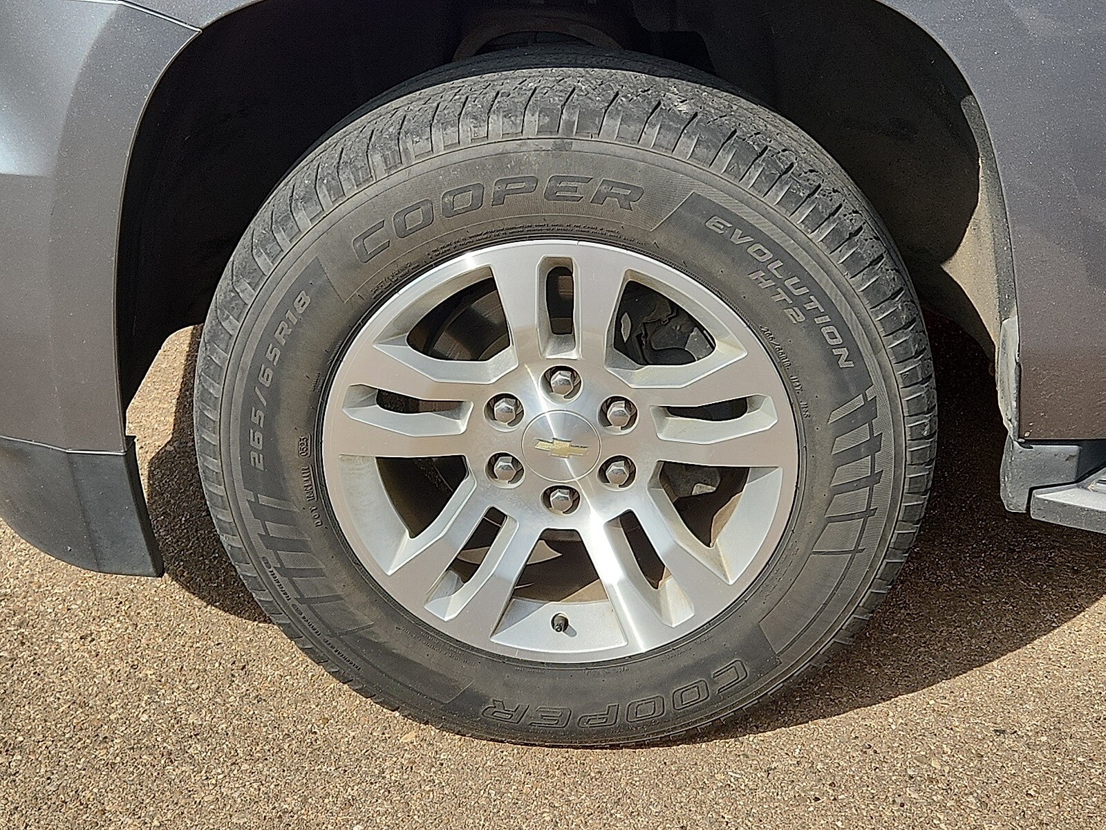 2019 Chevrolet Tahoe LT photo 2