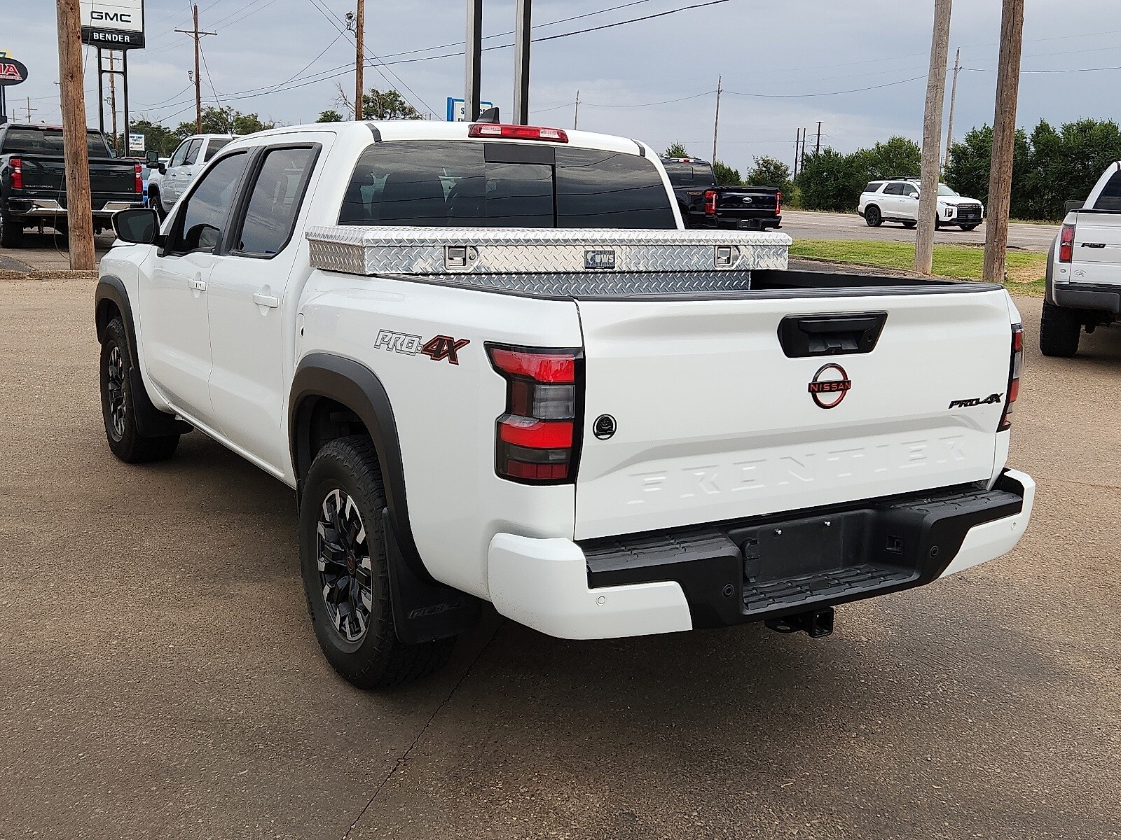 2023 Nissan Frontier PRO-4X photo 3
