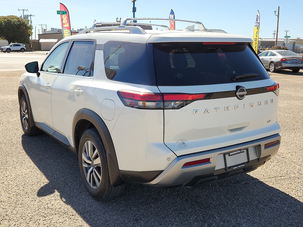 Used 2024 Nissan Pathfinder SL SUV