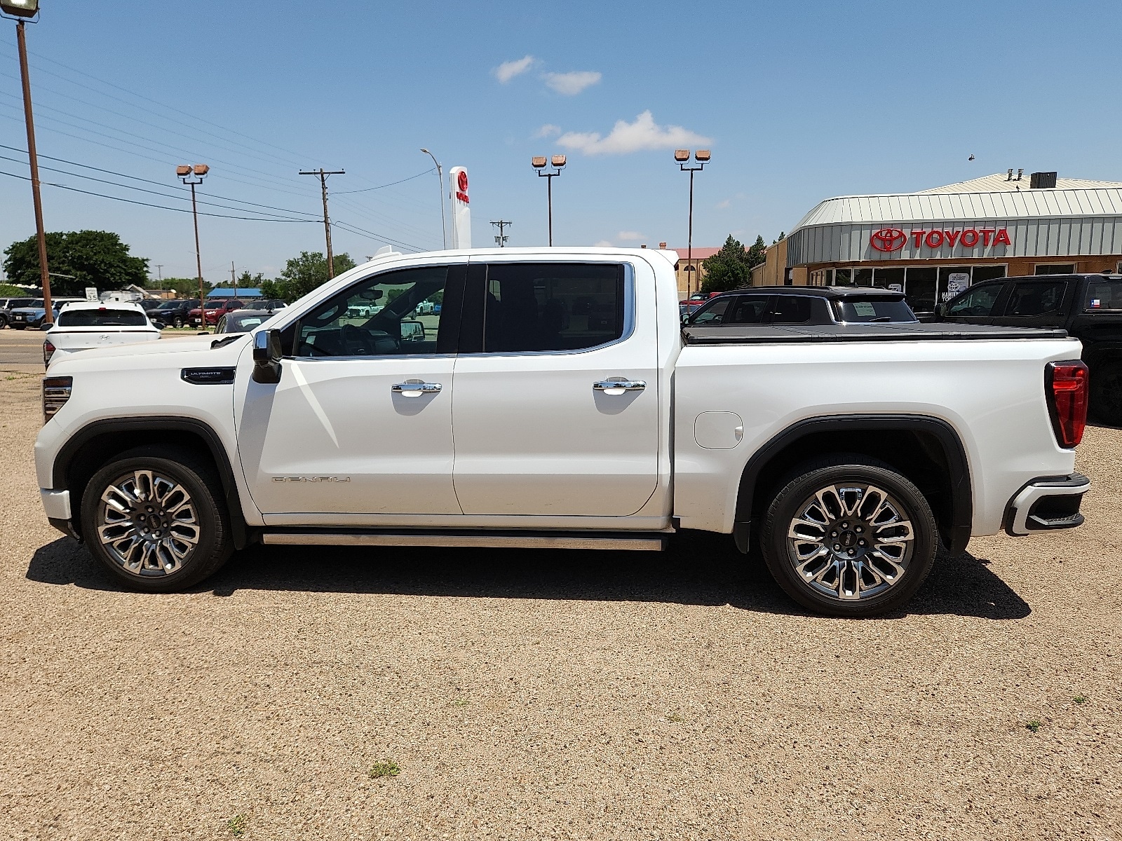 Used 2023 GMC Sierra 1500 Denali Ultimate with VIN 1GTUUHEL3PZ117181 for sale in Clovis, NM