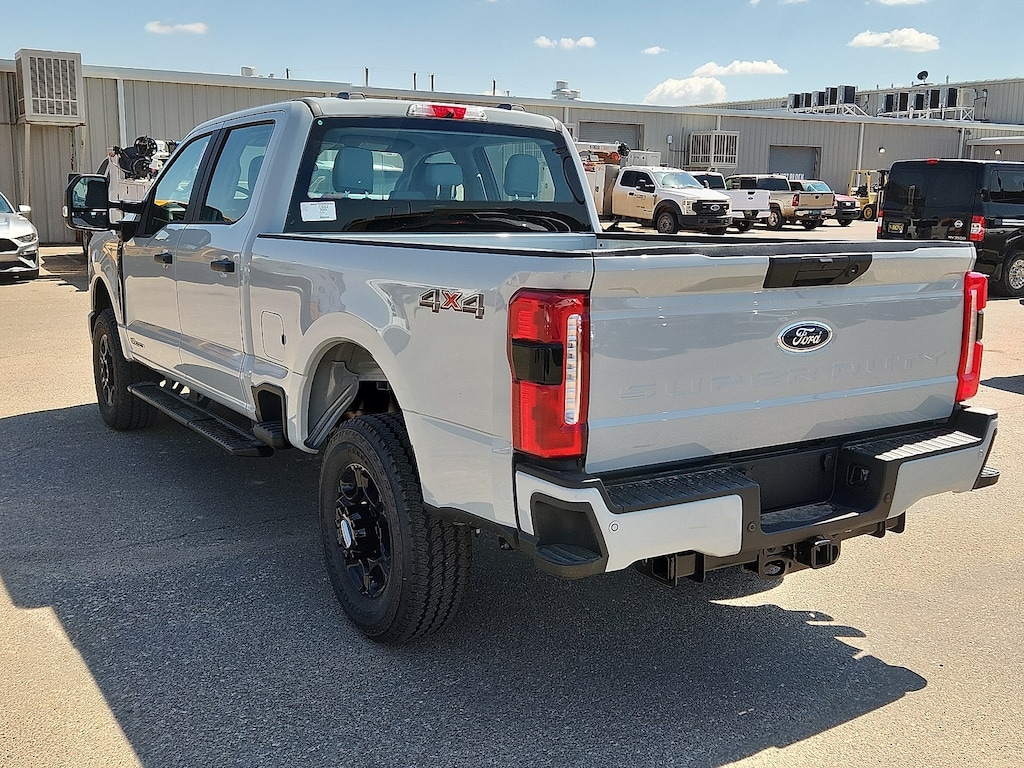 New 2025 Ford F-250  Truck Crew Cab