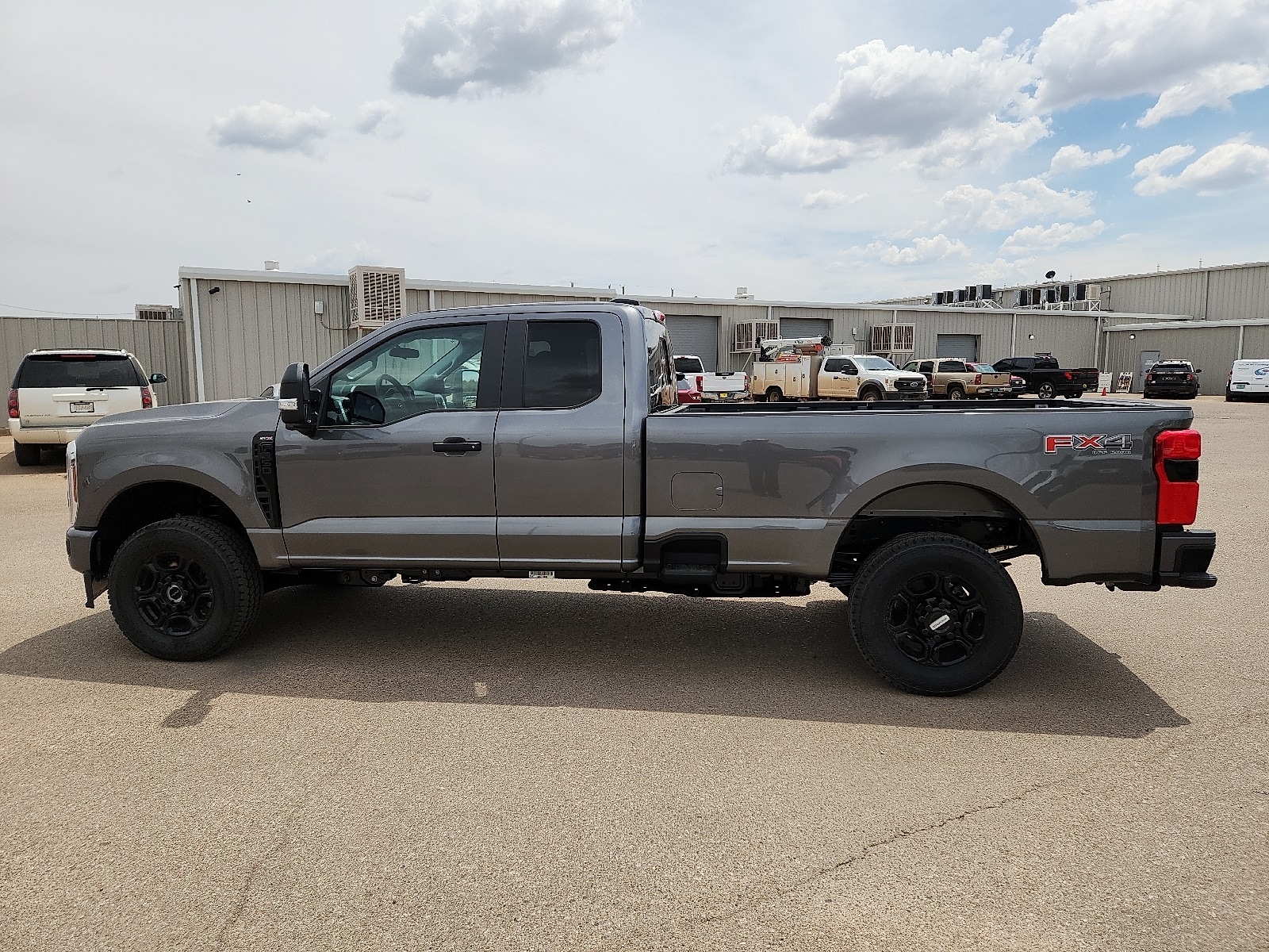 2025 Ford F-350 XL photo 2
