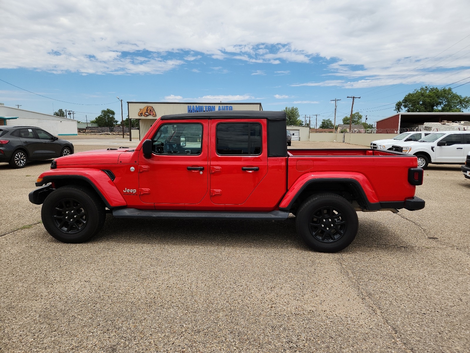 Used 2023 Jeep Gladiator Overland with VIN 1C6HJTFGXPL560744 for sale in Portales, NM