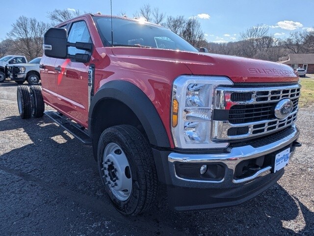 2025 Ford F-550 photo 4
