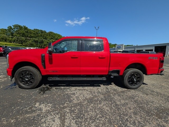 2025 Ford F-350 Lariat photo 2
