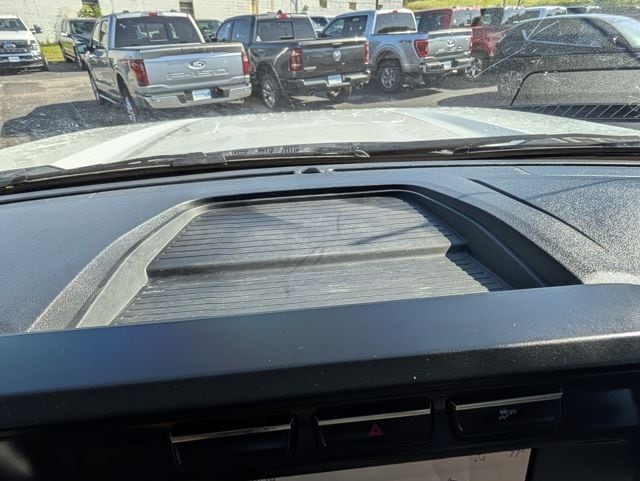 2023 Ford F-550 Super Duty Chassis Cab XL - Photo 31