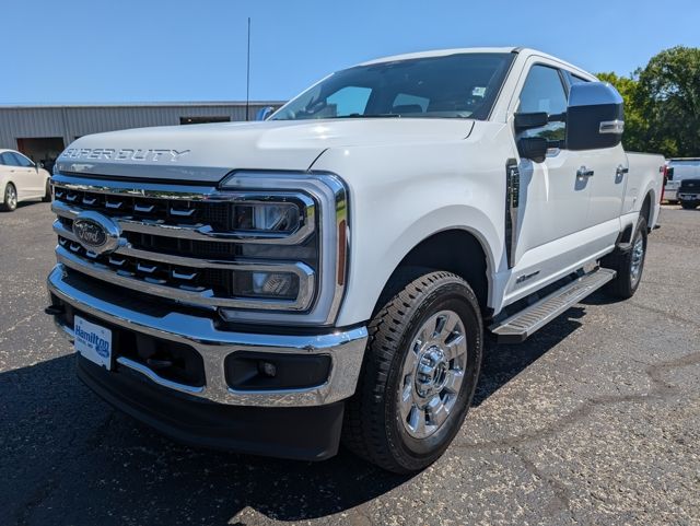 2025 Ford F-350 Super Duty Lariat's photo