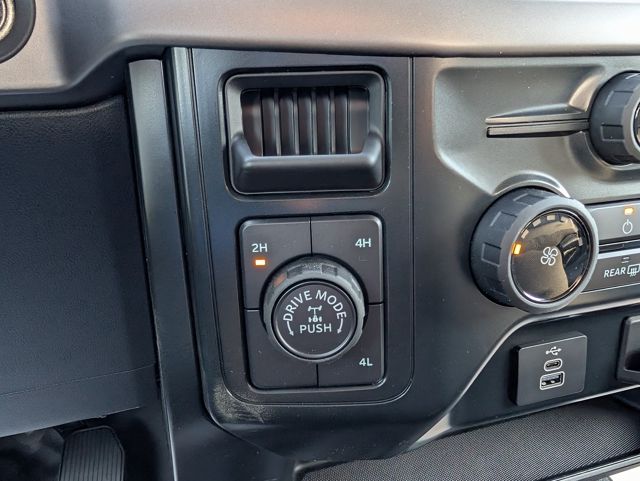2025 Ford F-150 XL - Photo 33