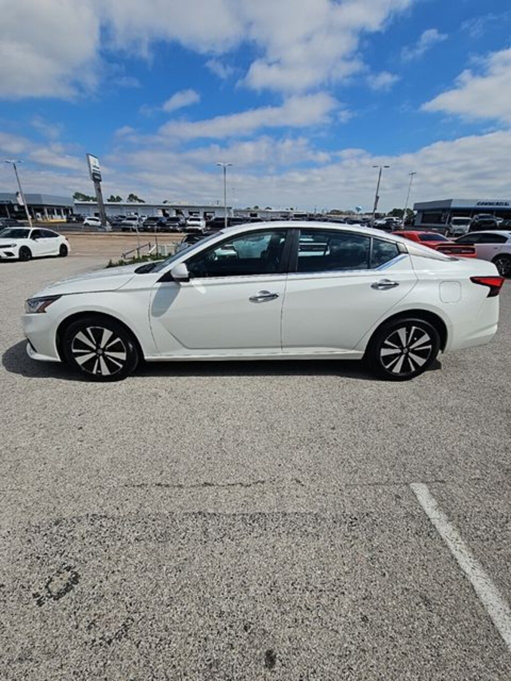 Used 2022 Nissan Altima 2.5 SV Sedan