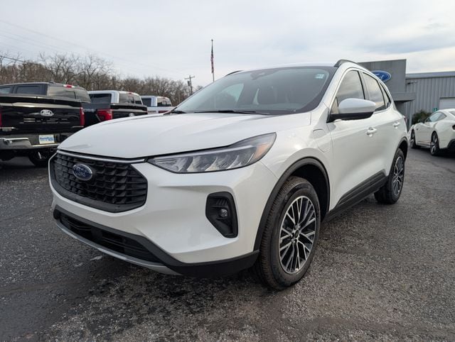 2025 Ford Escape PHEV's photo