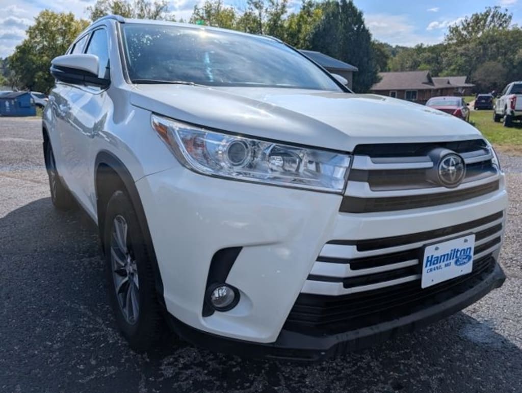 Used 2019 Toyota Highlander XLE V6 SUV