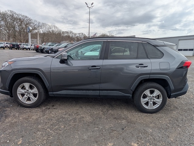 Used 2021 Toyota RAV4 XLE with VIN 2T3W1RFV0MW115696 for sale in Crane, MO