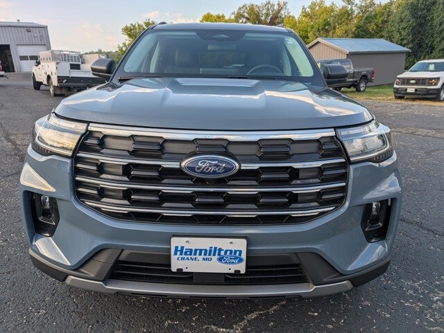 2025 Ford Explorer photo 3