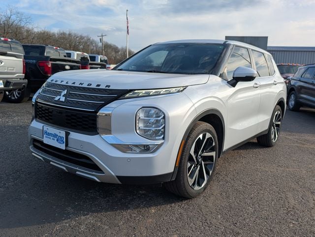 2022 Mitsubishi Outlander SE