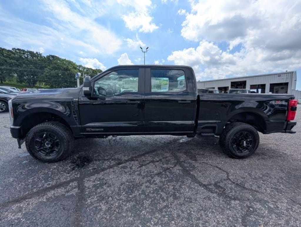 New 2025 Ford F-250 Truck Crew Cab