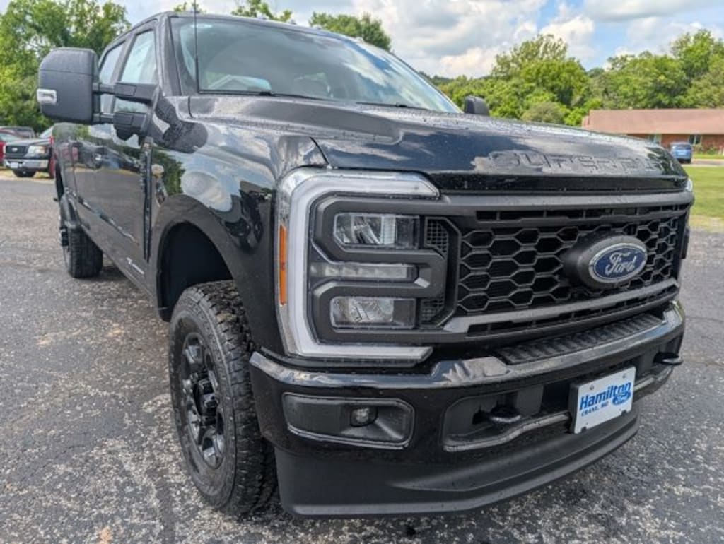 New 2025 Ford F-250 Truck Crew Cab