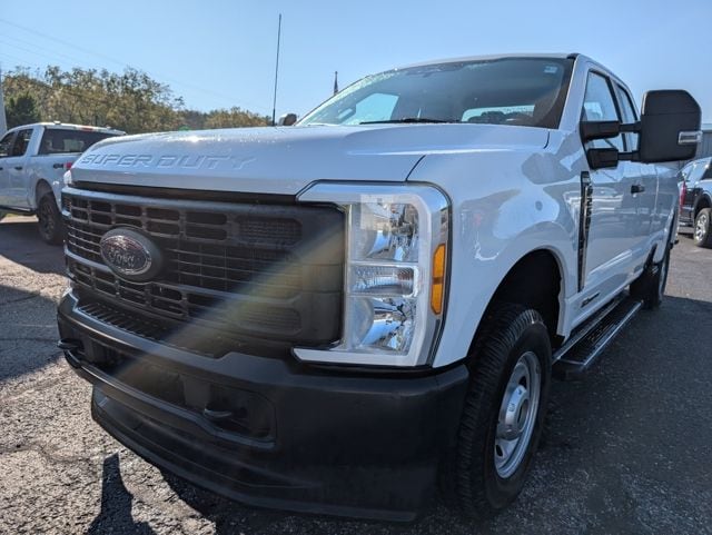 2023 Ford F-250 Super Duty XL's photo