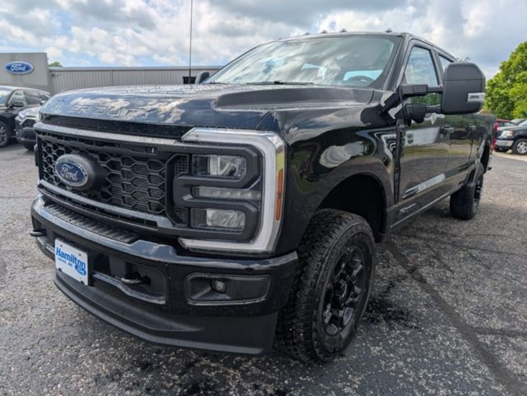 New 2025 Ford F-250 Truck Crew Cab