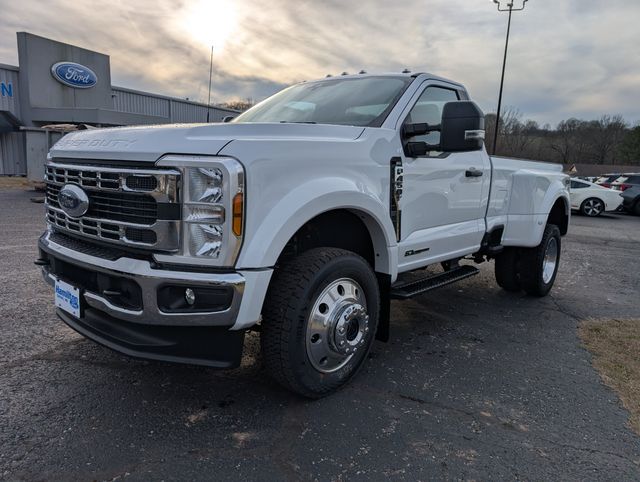 2026 Ford F-450 Super Duty XLT's photo