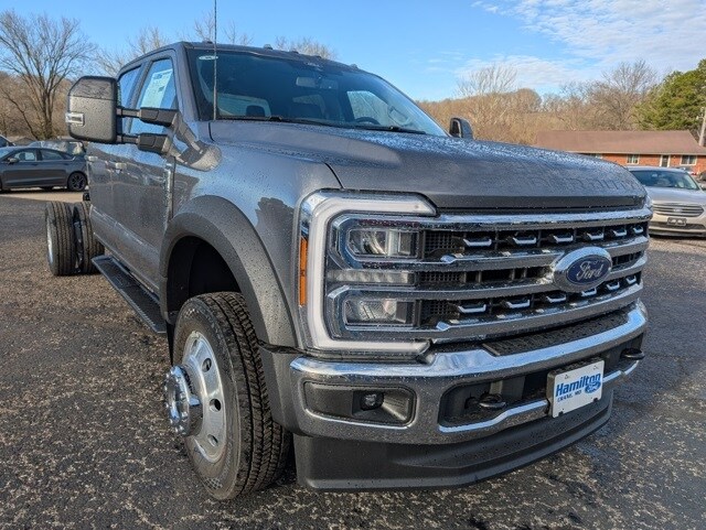 2025 Ford F-450 photo 4