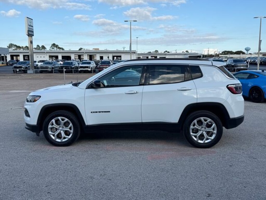 Used 2024 Jeep Compass Latitude SUV