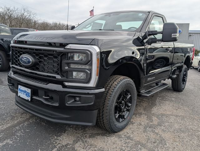 2026 Ford F-350 Super Duty XL's photo