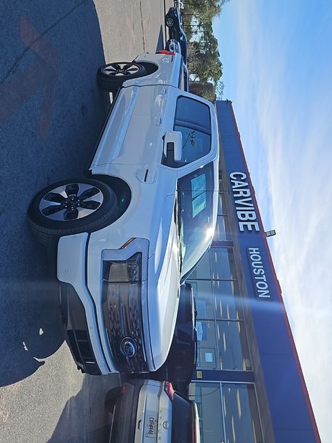 2023 Ford F-150 Lightning Platinum's photo