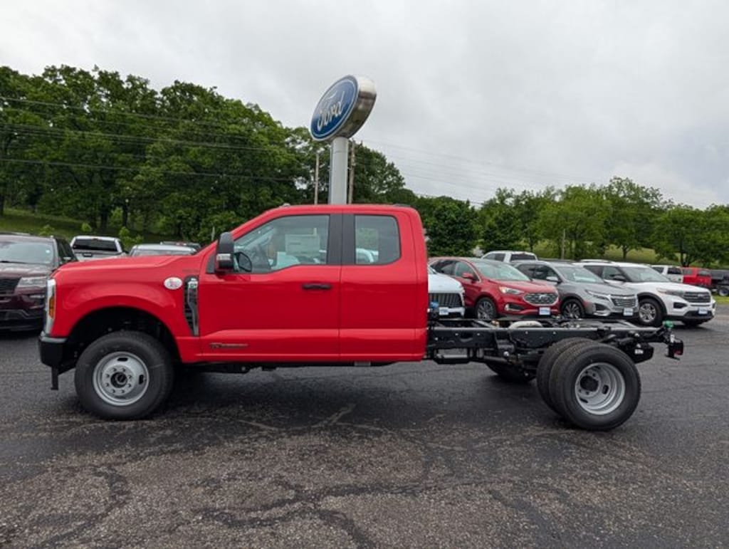 New 2026 Ford F-350 Chassis Truck Super Cab