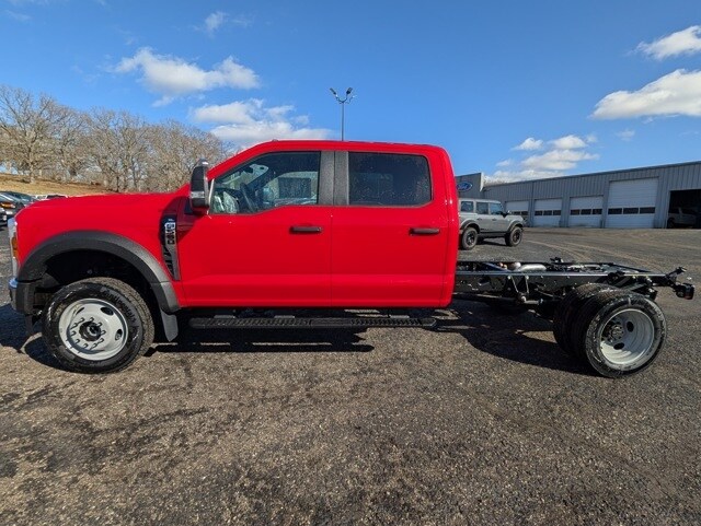 2025 Ford F-550 photo 2