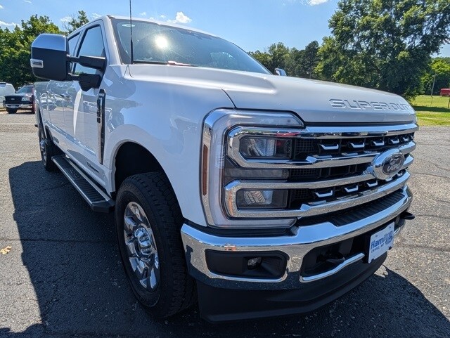 2025 Ford F-350 Lariat photo 4