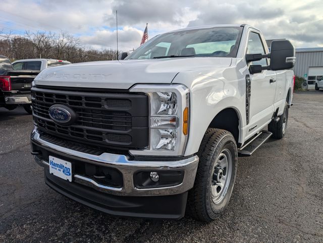 2026 Ford F-350 Super Duty XL's photo