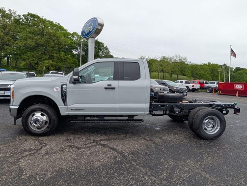 New 2026 Ford F-350 Chassis Truck Super Cab