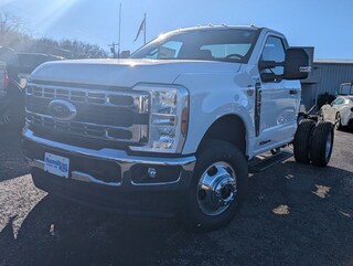2026 Ford F-350 Chassis Truck Regular Cab