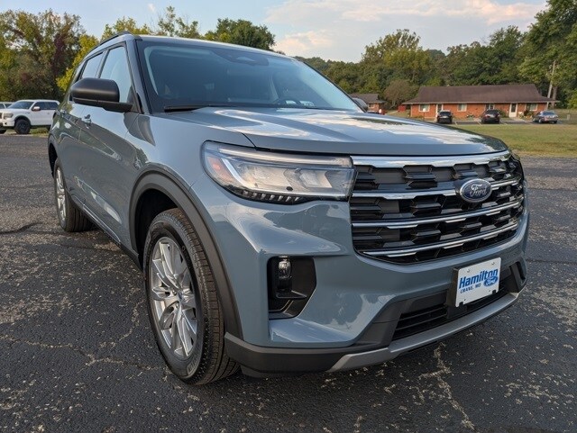 2025 Ford Explorer photo 4