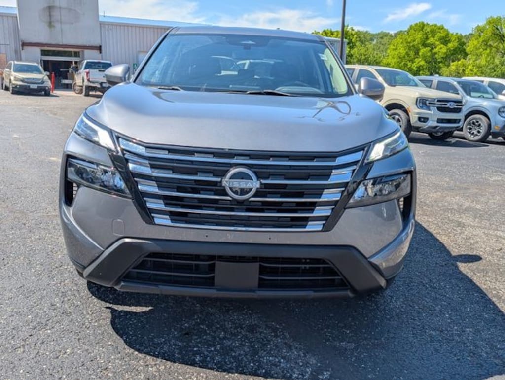 Used 2024 Nissan Rogue SV SUV